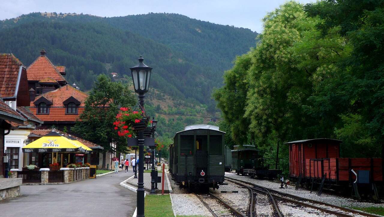 Gara Mokra Gora de pe traseul feroviar Šargan Eight