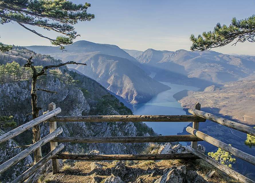 Belvederea Banjska Stena din Parcul Național Tara