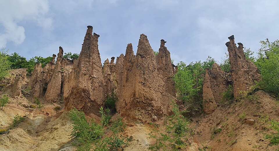 Coloane de pământ la Đavolja Varoš