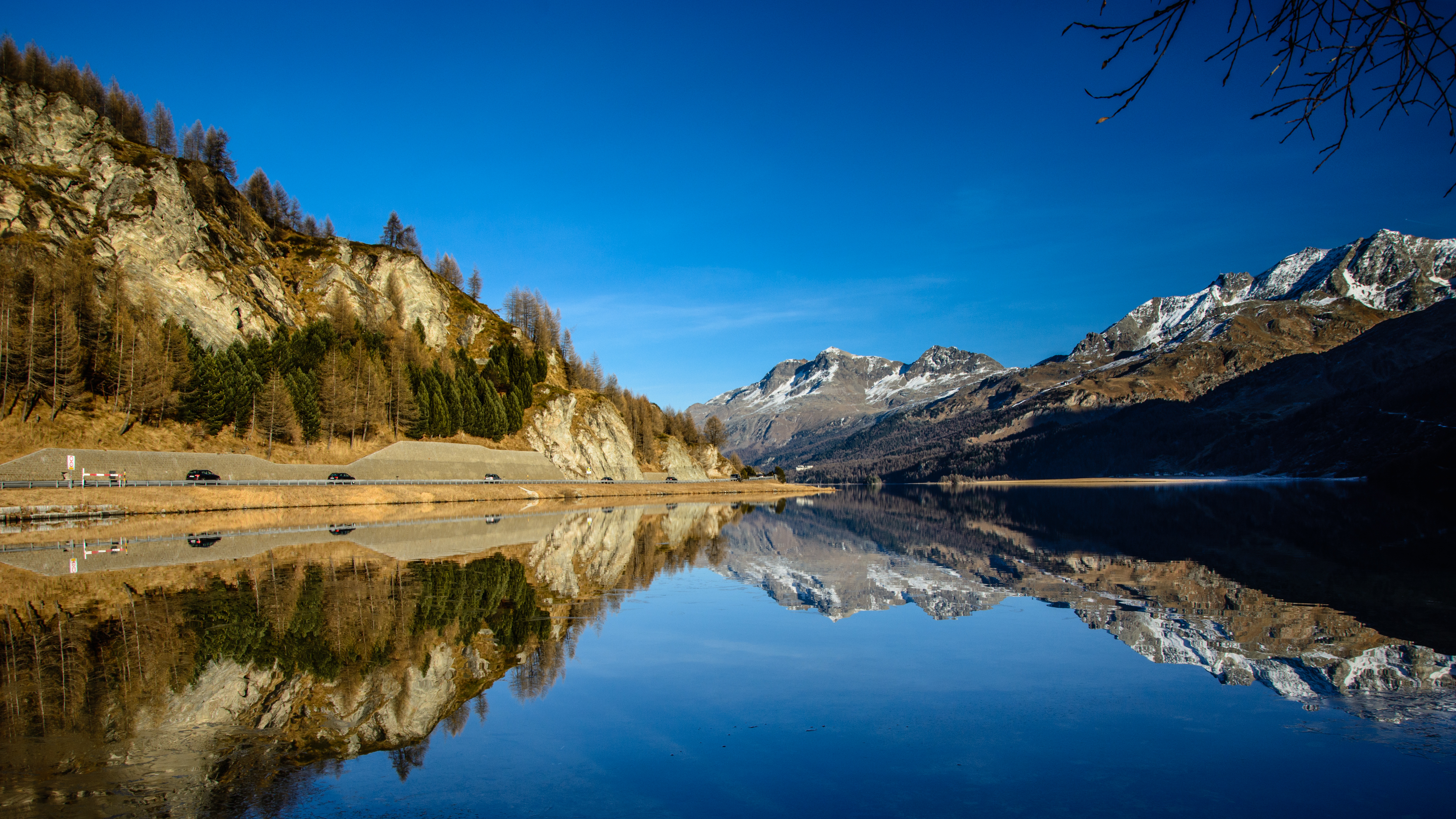 Lacul Sils si Alpii Elvetieni, Elvetia nefiind inclusa automat in roamingul UE