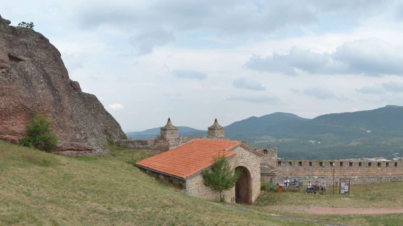 Fortăreața Belogradchik integrată în stânci