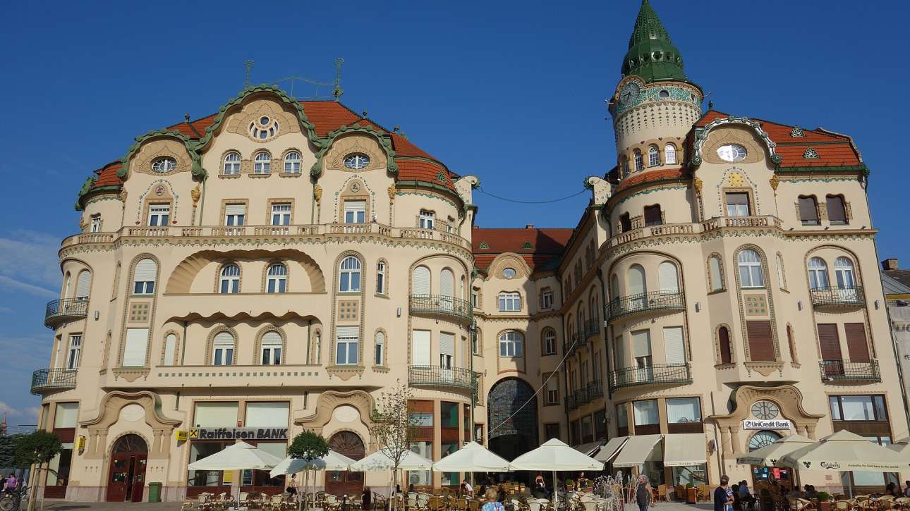 Palatul Vulturul Negru din Oradea
