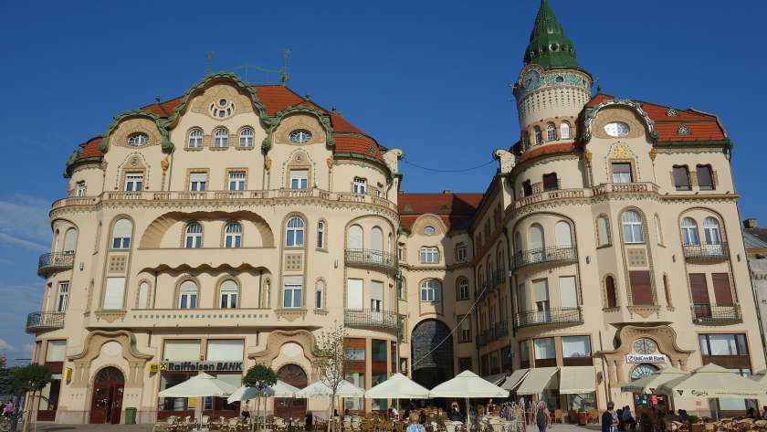 Palatul Vulturul Negru din Oradea