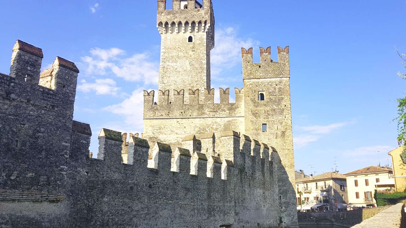 Castello Scaligero din Sirmione pe Lacul Garda