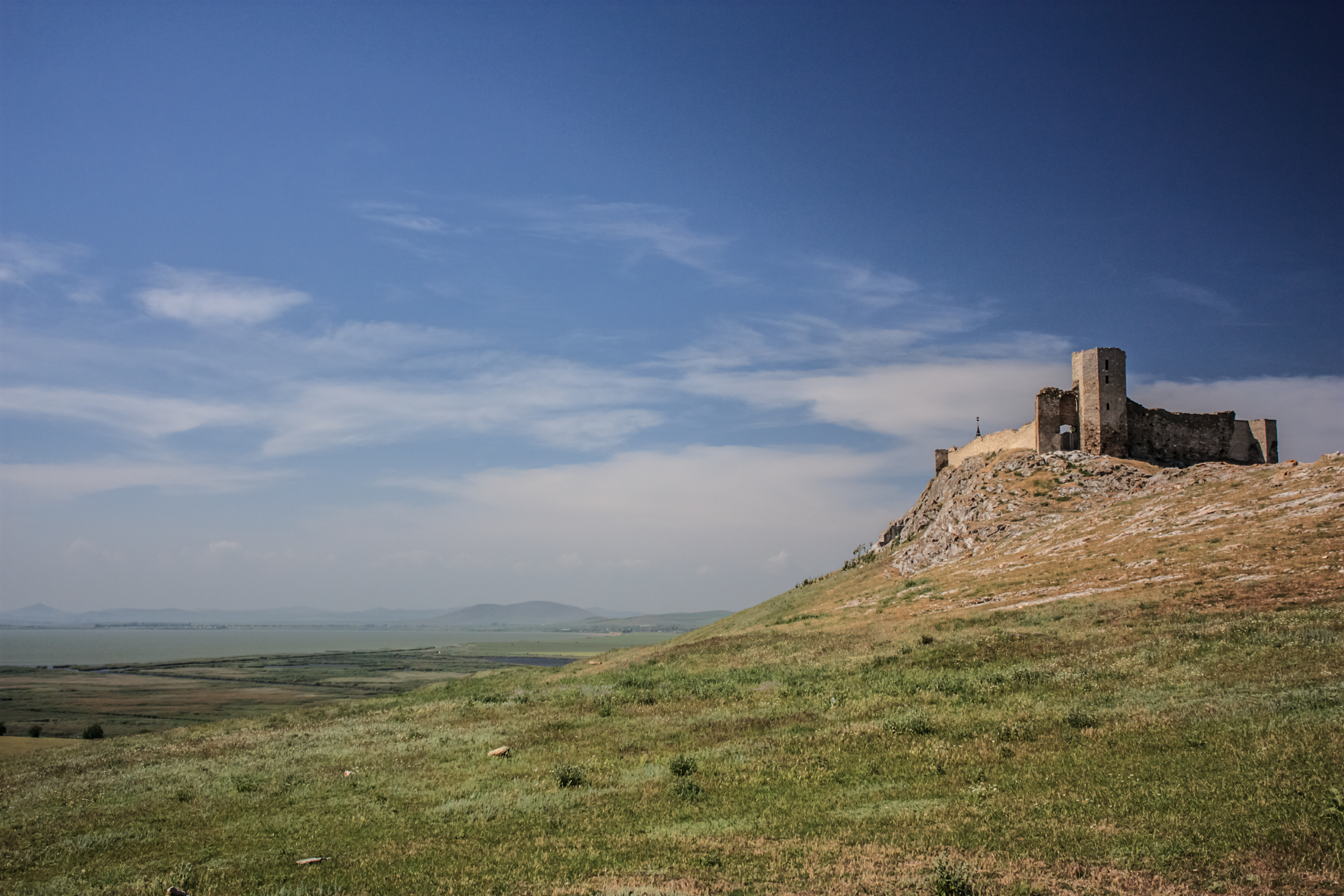Cetatea Enisala și peisajul dobrogean