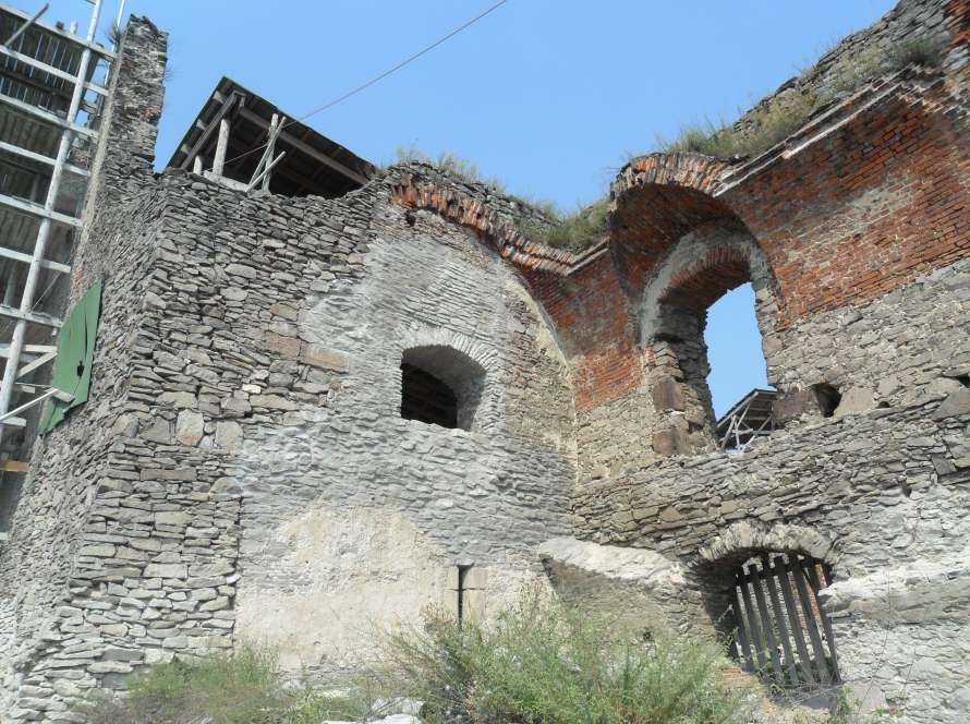 Cetatea Deva văzută de pe deal