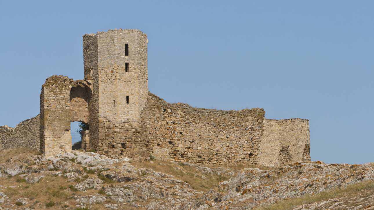 Cetatea Enisala în peisajul Dobrogei