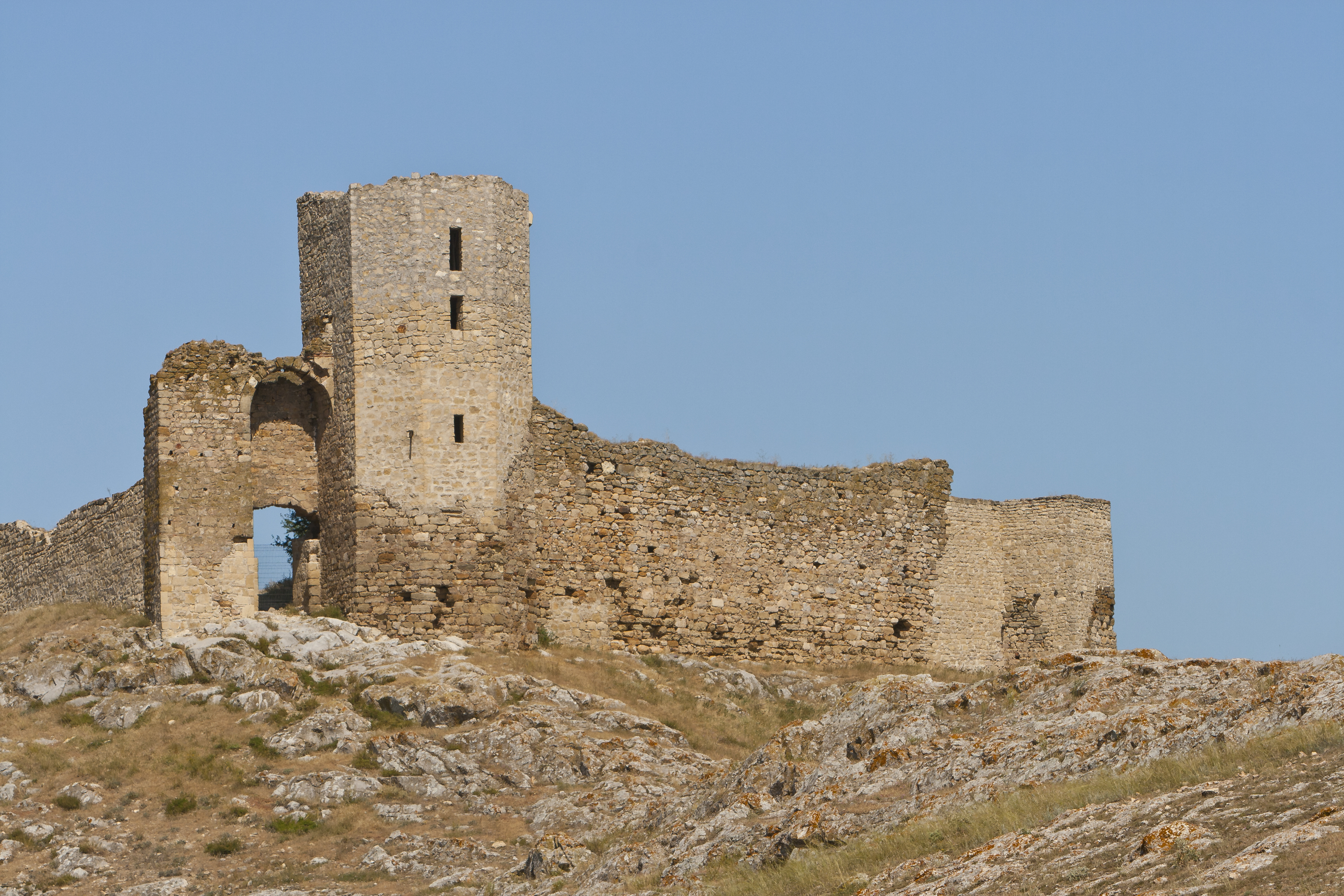 Cetatea Enisala în peisajul Dobrogei