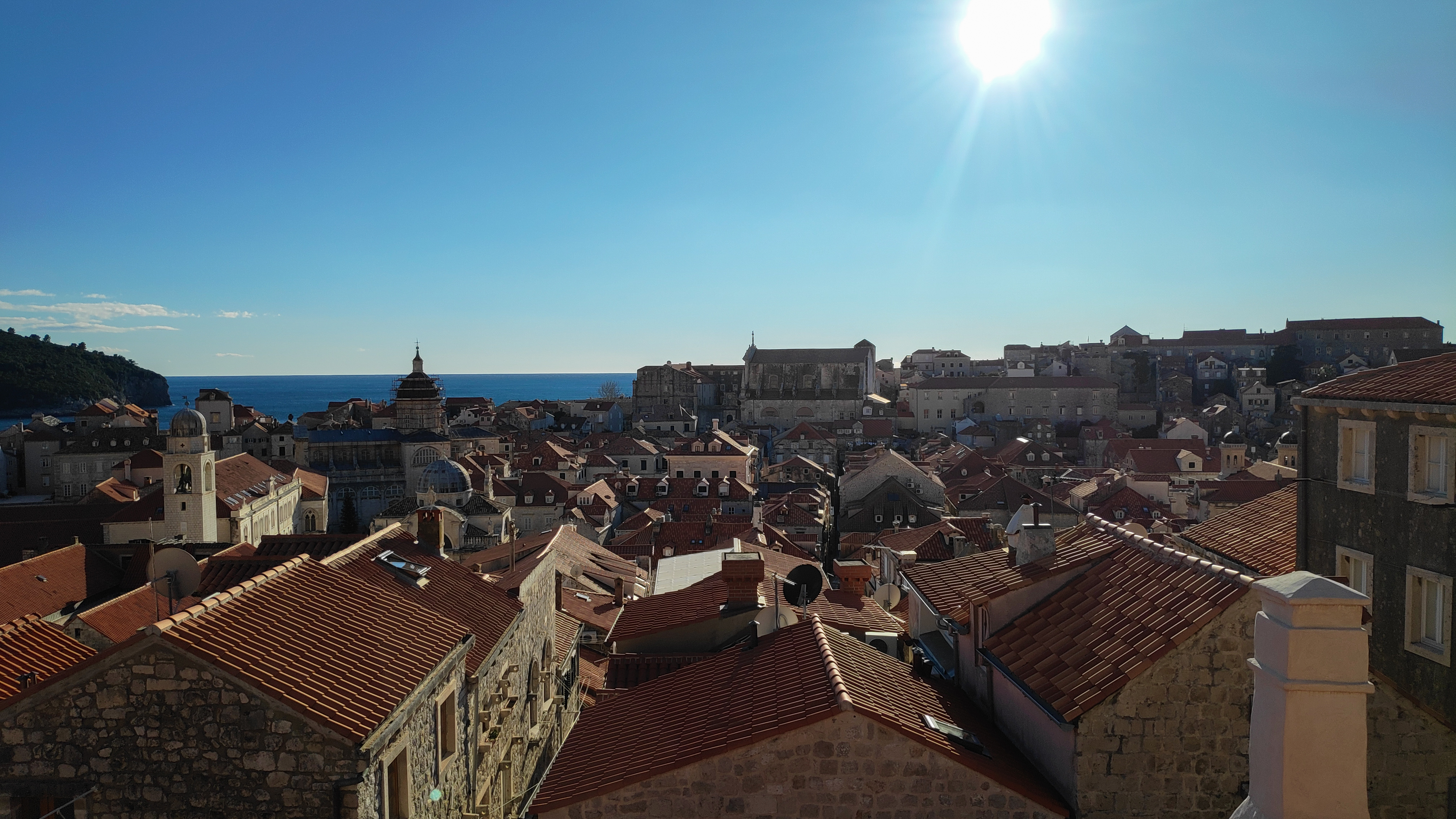 Centrul vechi Dubrovnik văzut de pe ziduri