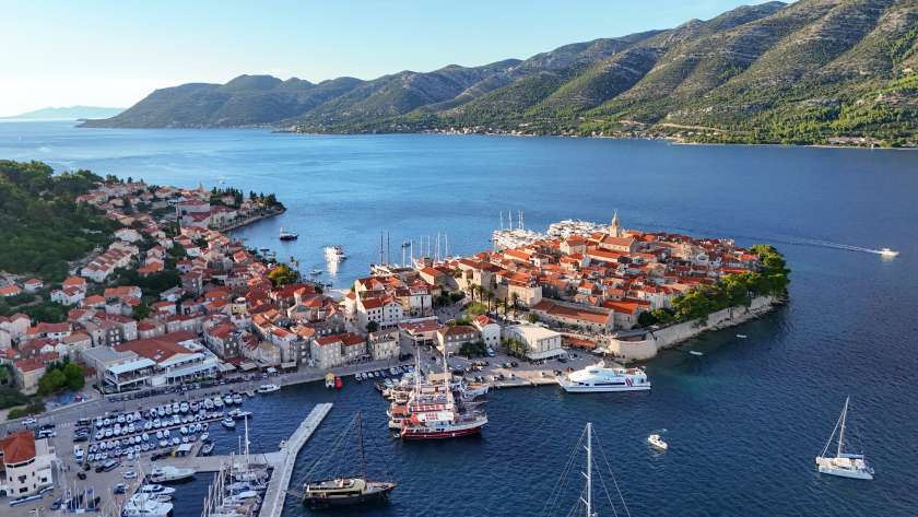 Centrul vechi fortificat al orașului Korčula