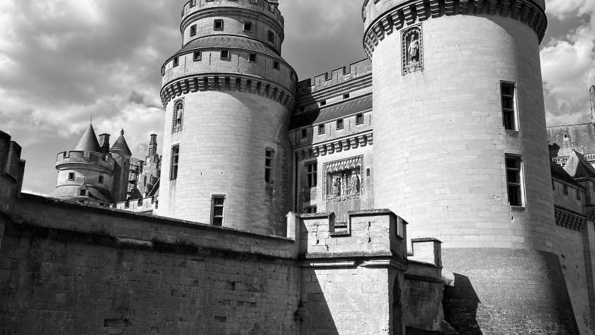 Château de Pierrefonds văzut din exterior