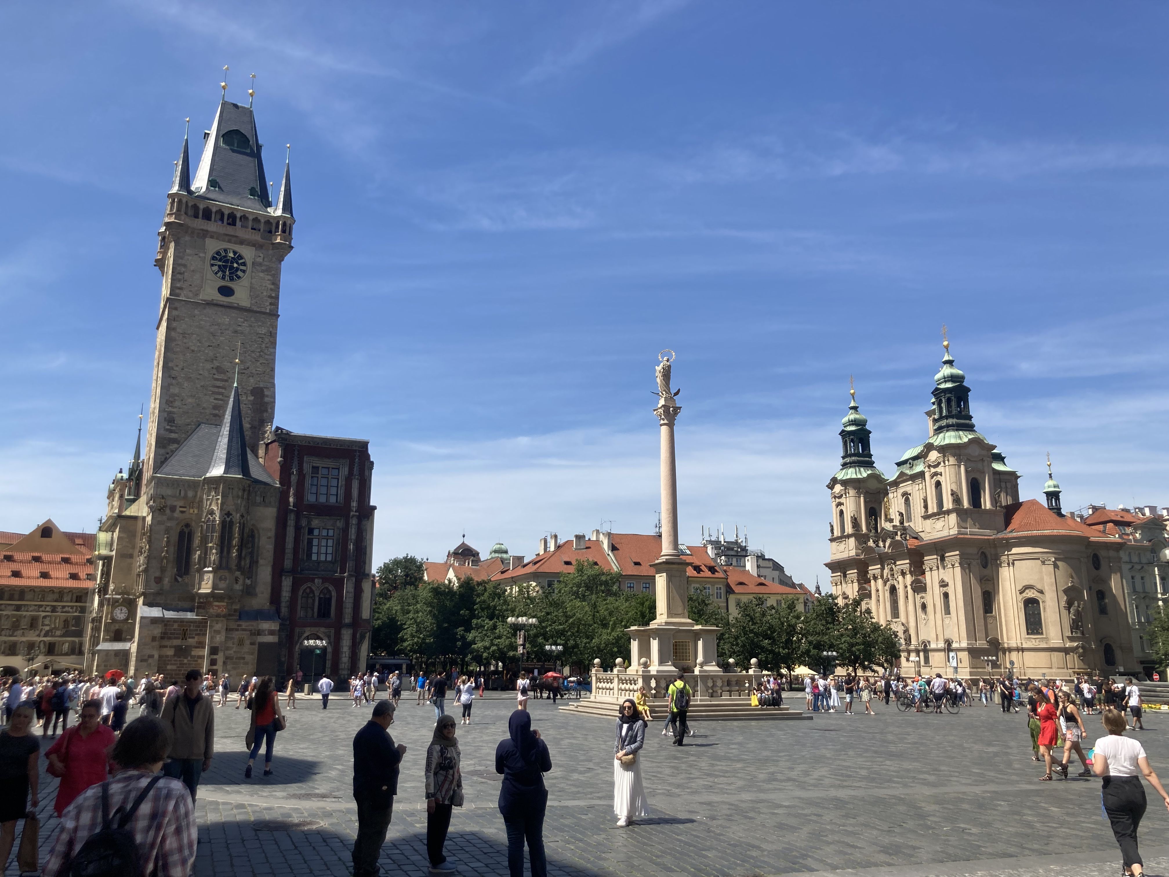 Piața Orașului Vechi din Praga cu arhitectură istorică
