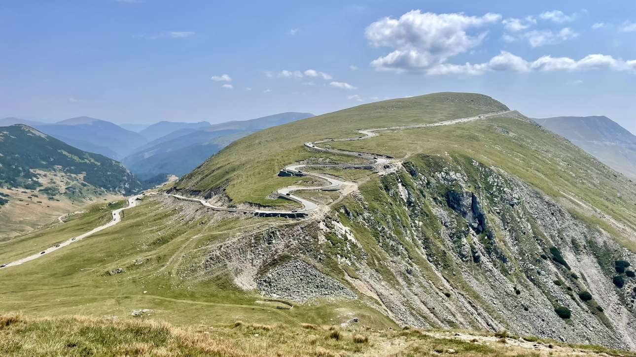 Serpentinele Transalpinei în Pasul Urdele, DN67C, Munții Parâng