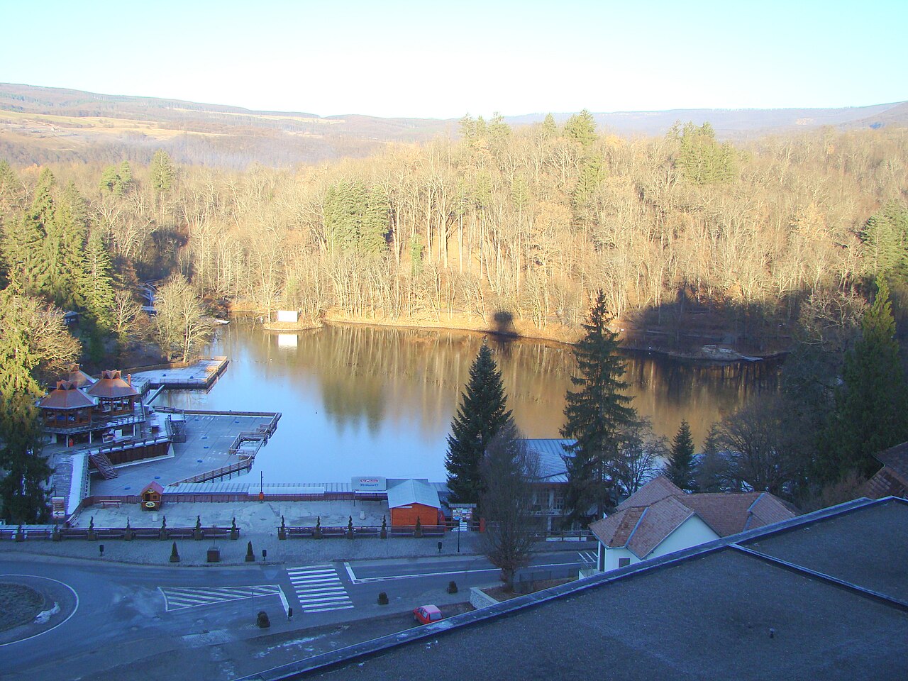 Peisaj de vară la Lacul Ursu din Sovata
