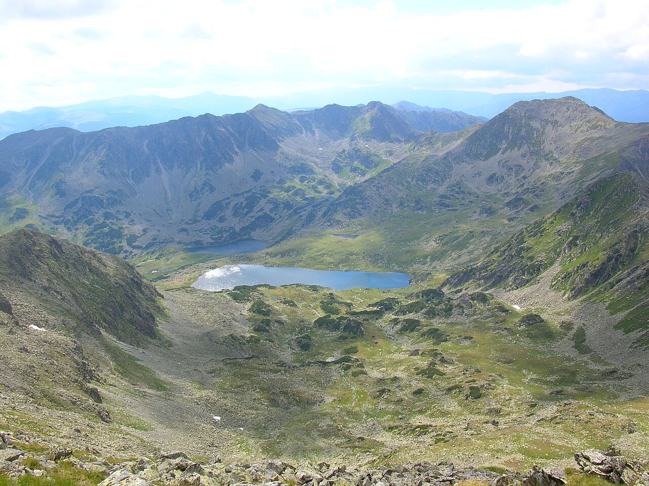 Lacul Bucura cu Vârful Peleaga în fundal