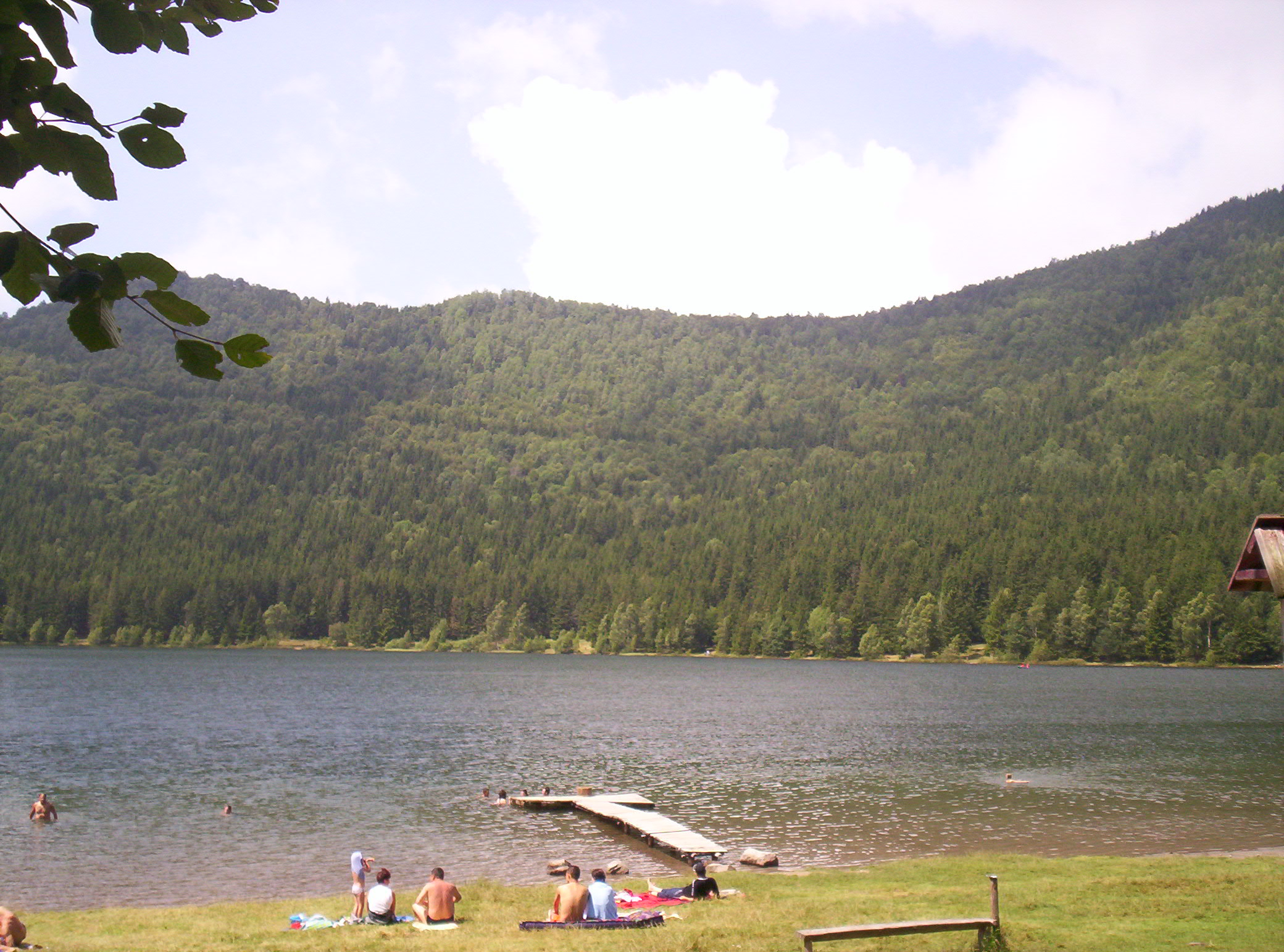 Lacul Sfânta Ana în craterul Ciomad