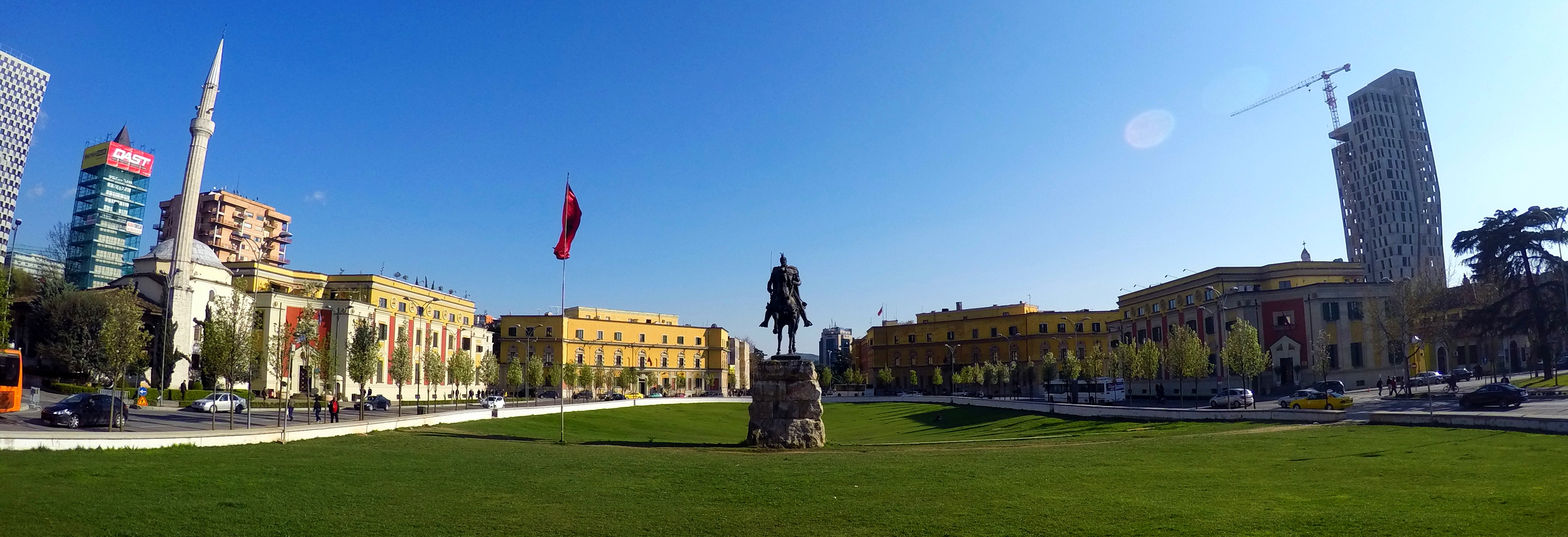 Piata Skanderbeg din Tirana Albania