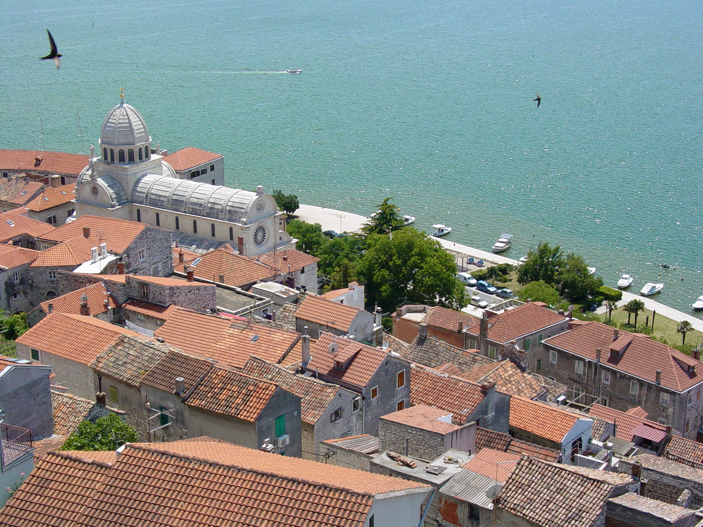 Centrul vechi Šibenik văzut de la fortăreață